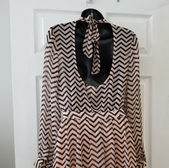 Dress - Picture 2 of 2